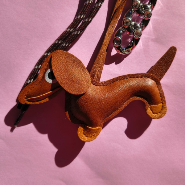 Producto - Llavero Perro Salchicha Brown