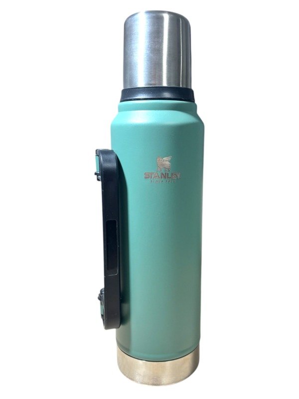 Producto - TERMO STANLEY AAA 1,3 LITROS VERDE PAGANDO EN EFECTIVO O TRANSFERENCIA 35.000