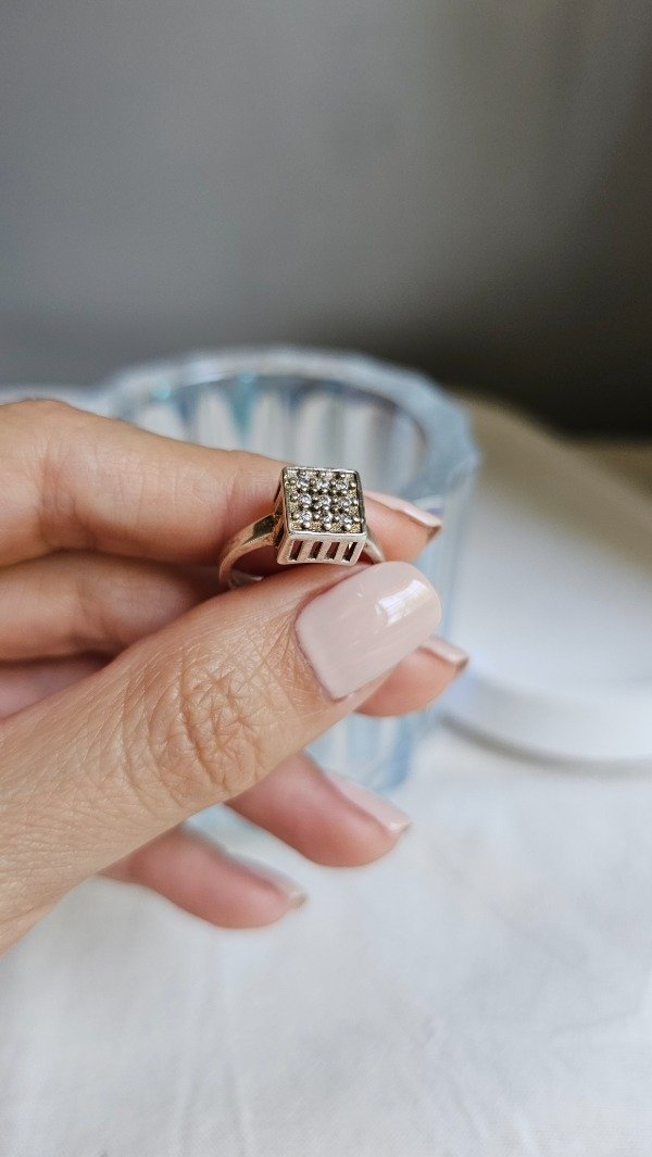 Producto - Anillo cuadrado micropave hueco 16mm. Plata