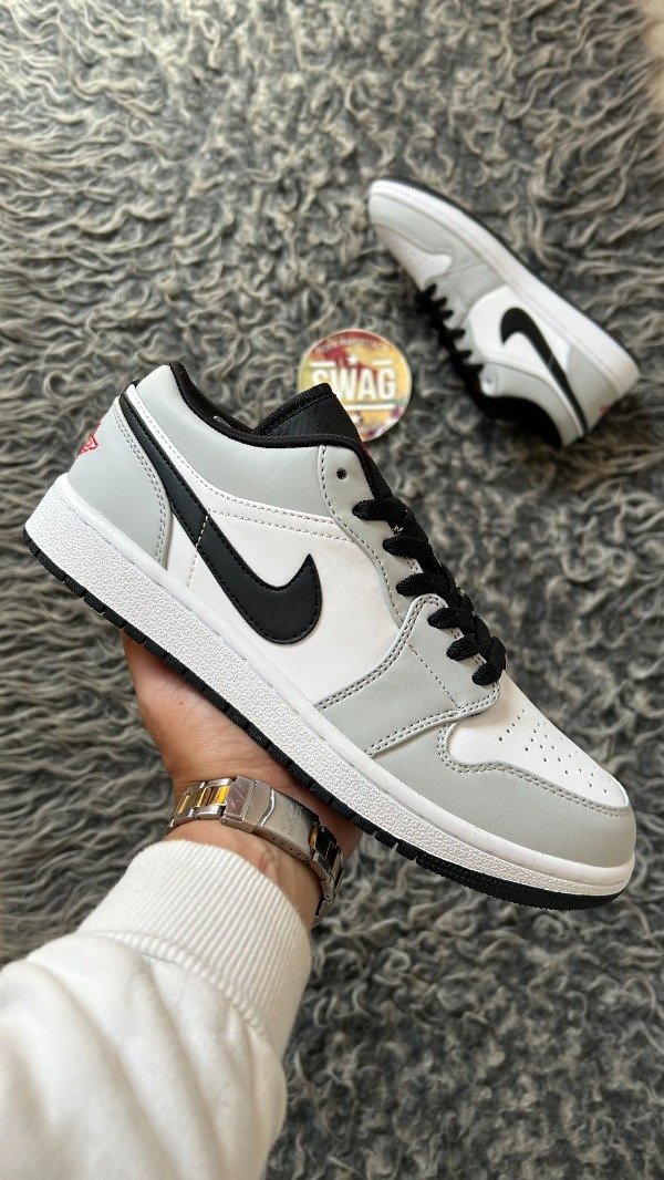 Producto - JORDAN RETRO 1 LOW SMOKE GREY
