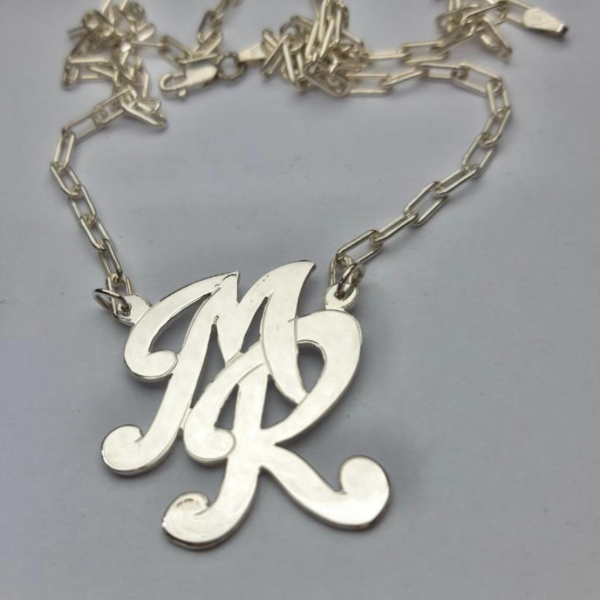 Producto - Gargantilla con inicial calada en plata y plata y oro