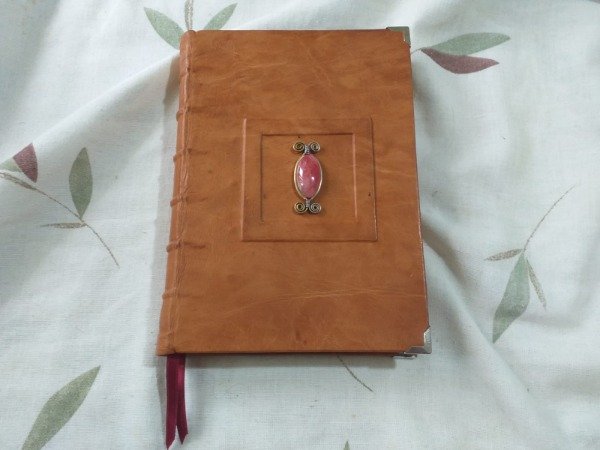 Producto - Medieval en cuero con rodocrosita