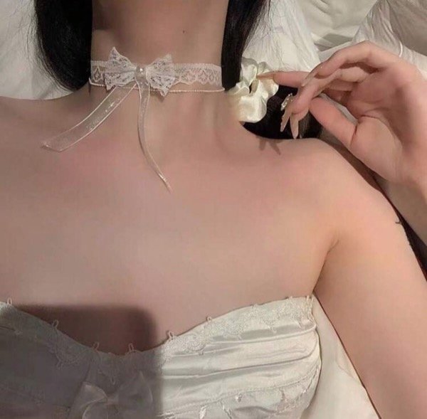 Producto - Gargantilla con encaje y perla