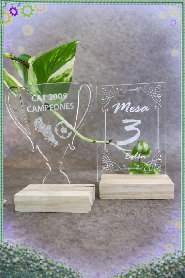 Producto - 50 ACRÍLICOS 14 x 10cm - IDEAL PARA TROFEOS, RECONOCIMIENTOS Y CENTROS DE MESA