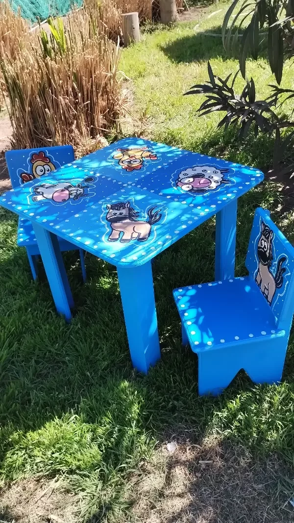 Producto - MESA Y SILLAS