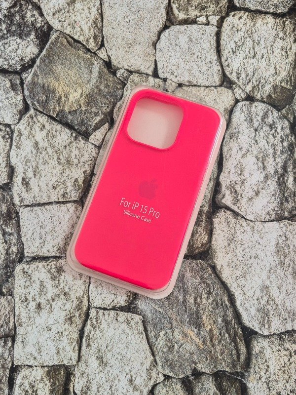 Producto - Funda silicone con logo Iphone 15 Pro fucsia