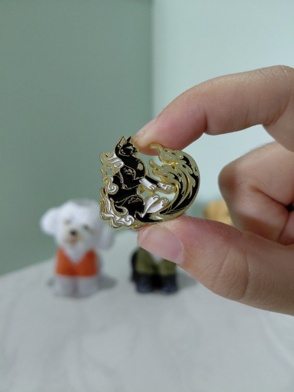 Producto - Pin metalizado - Bakeneko #3329