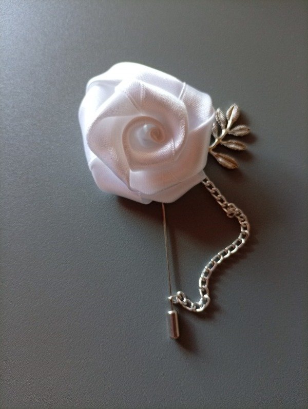 Producto - Boutonnieres pin con hojita