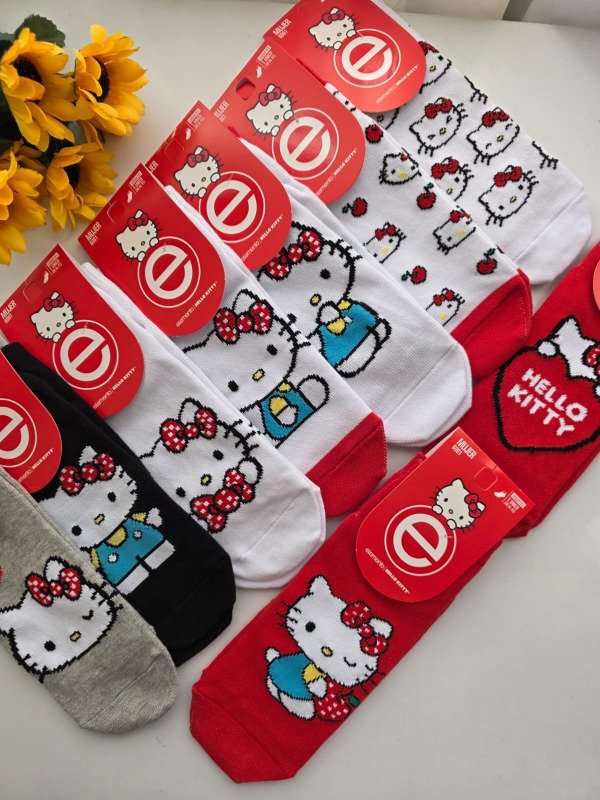 Producto - Medias soquetes Hello Kitty talle 36 a 40 surtido x1