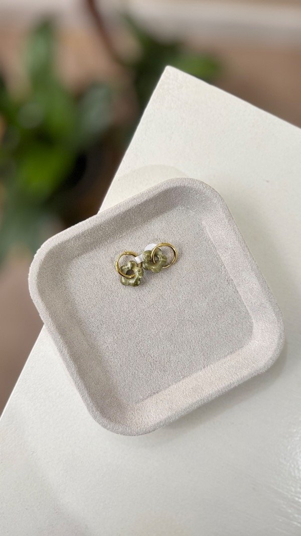 Producto - Aros mini flor verde veteado