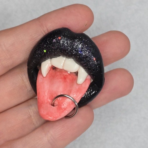 Producto - Labios Negro con argolla