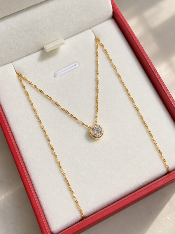 Producto - Cadena con dije Susano piedra blanca oro 18k
