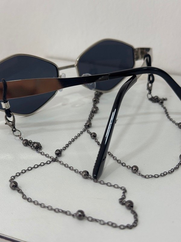 Producto - Cadena gris