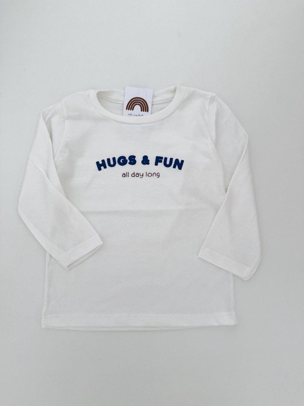 Producto - Camiseta hugs y fun