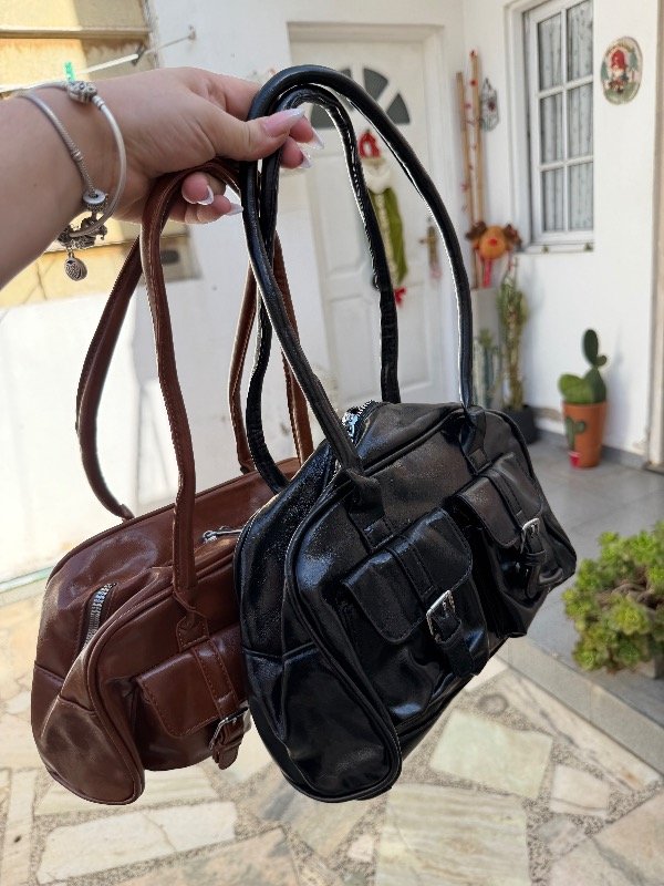 Producto - Cartera bolsillos adelantes tira