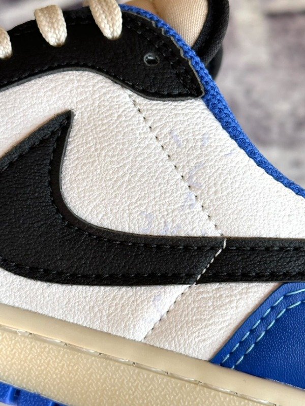 Producto - Jordan Low "Travis Scott Fragment" - 2