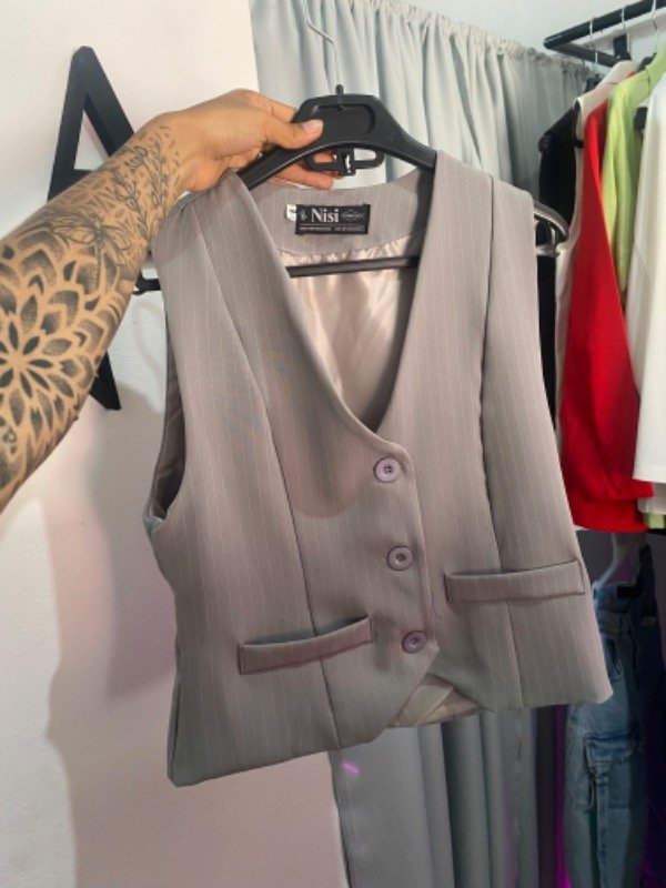 Producto - CHALECO SASTRERO GRIS