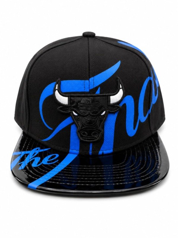 Producto - gorra plana Chicago the finals negra estampado azul