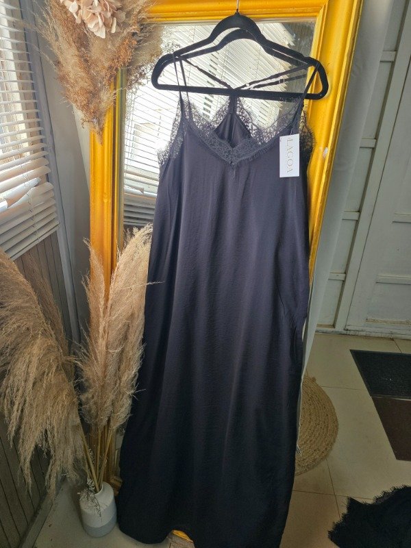 Producto - V24 vestido negro encaje
