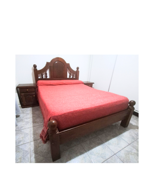 Producto - Cama de 2 plazas  y mesitas de luz de algarrobo