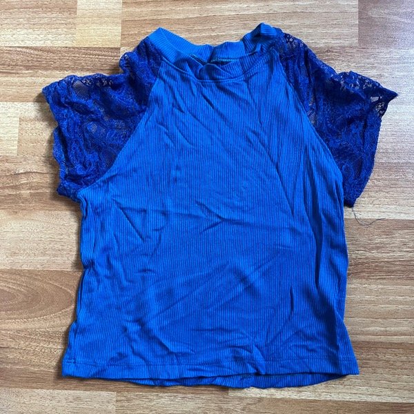 Producto - Remera Azul Encaje 4A