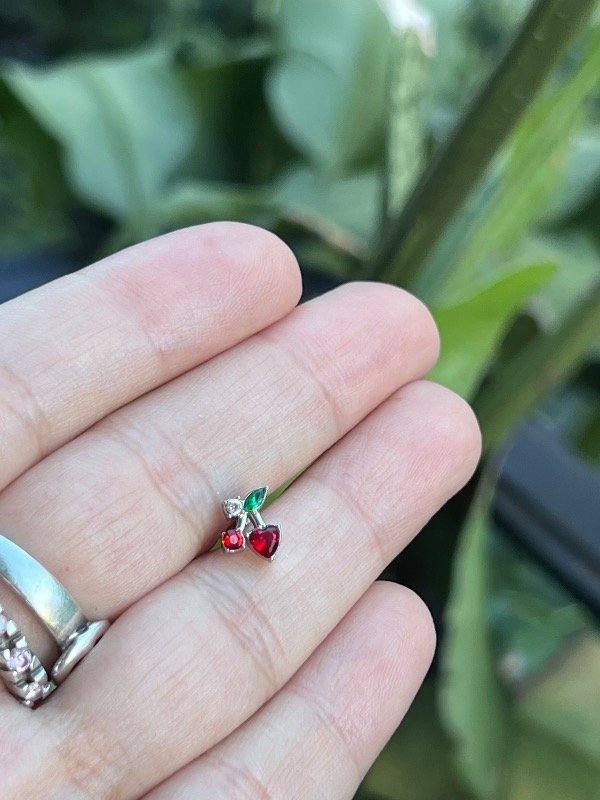 Producto - 1 piercing acero quirúrgico de cereza