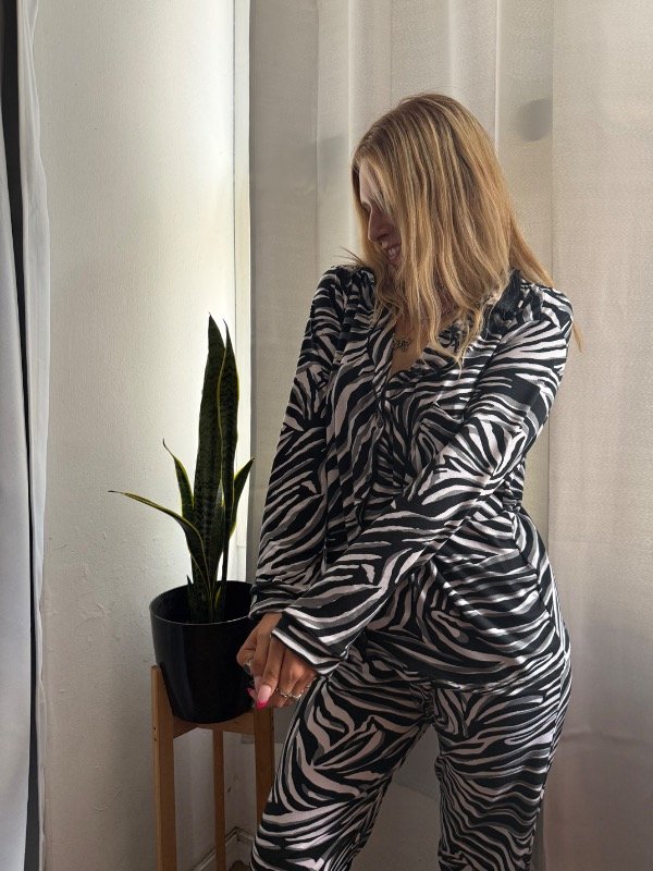 Producto - Pijama camisero cebra