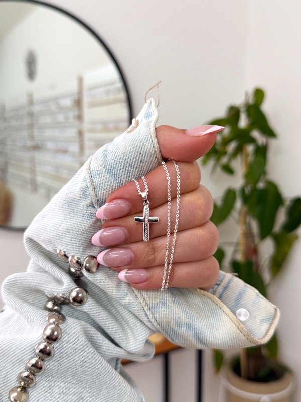 Producto - Cadenita acero blanco cruz lisa línea cúbics