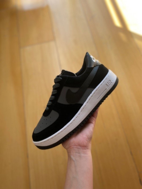 Producto - AIR FORCE 1 NEGRO GAMUZA IMPORTADO