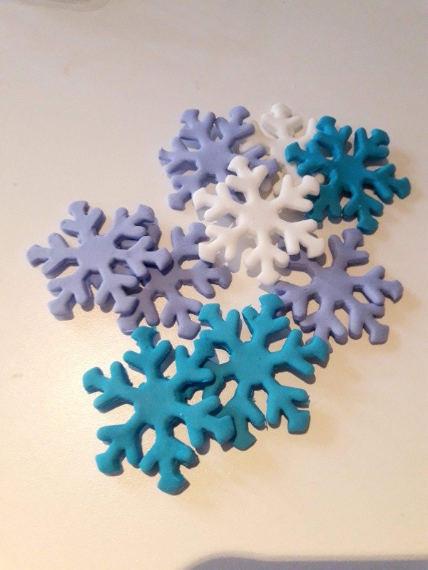 Producto - Copos de nieve estilo Frozen en pastillaje x15 unidades
