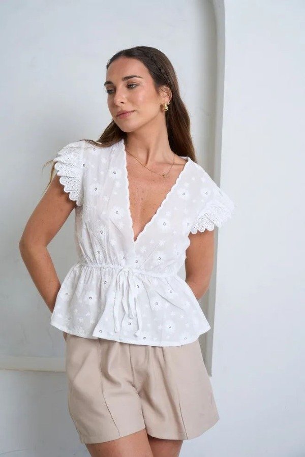 Producto - BLUSA CON VOLADOS