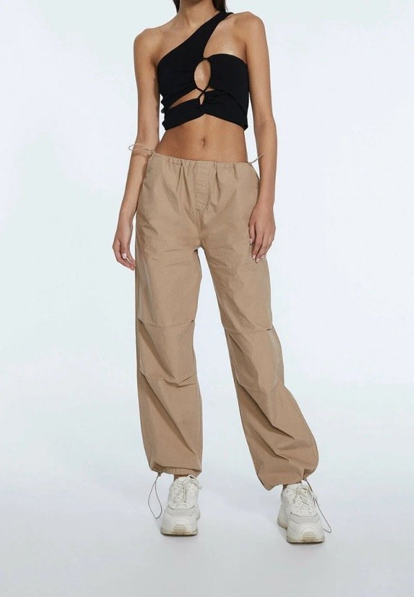 Producto - Parachute Beige Stradivarius