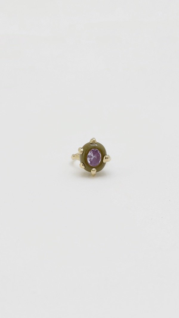 Producto - Anillo oliva con piedra lila (dorado) - 0