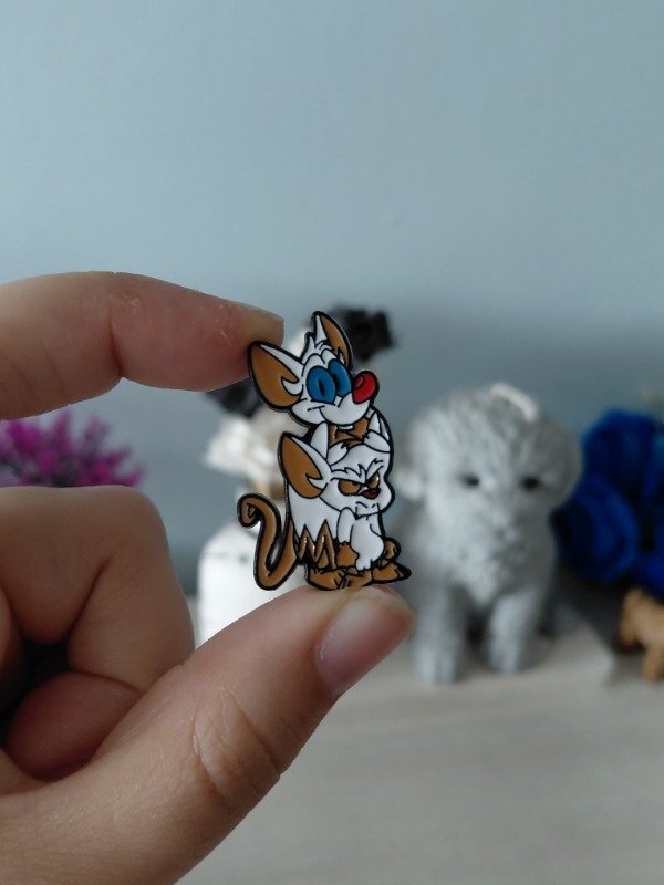 Producto - Pin metalizado - Pinky y Cerebro #2051