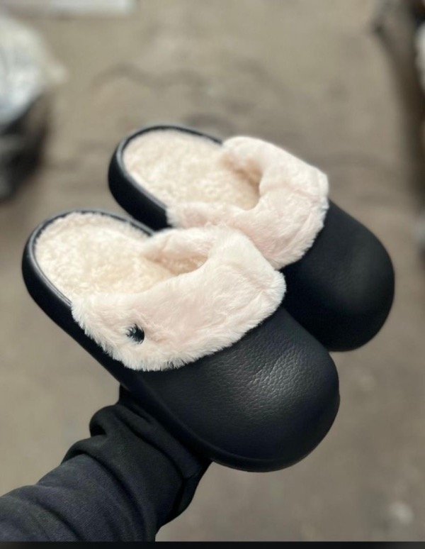 Producto - Suecos con Peluche - Negro