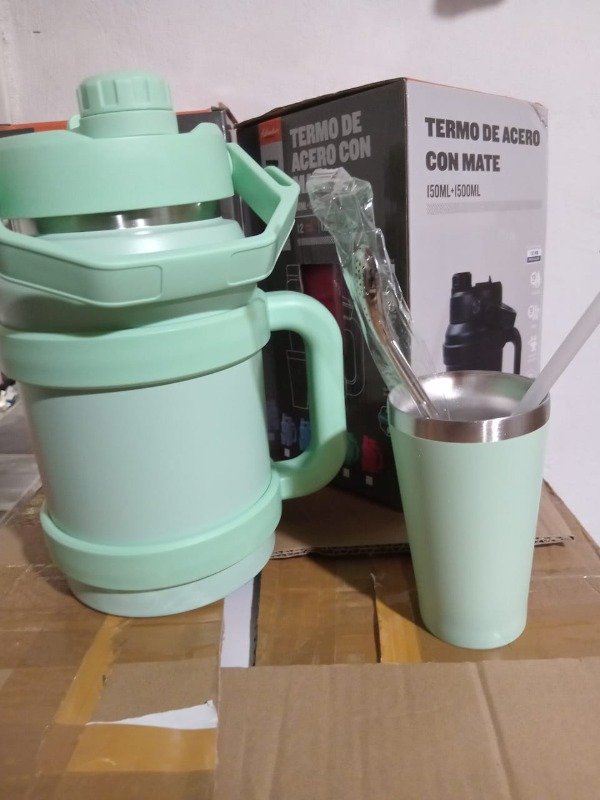 Producto - Termo garrafa 1.5L vaso matero bombilla