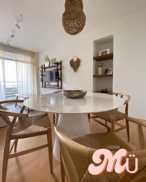 Producto - Mesa de Comedor 130 diam base CONO / HONGO - Fibra de vidrio BLANCA