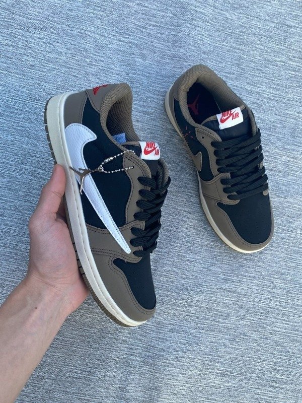 Producto - JORDAN 1 LOW x TRAVIS SCOTT MOCHA