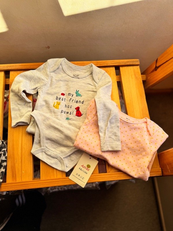 Producto - Pack x 2 Bodys Importados Lunares