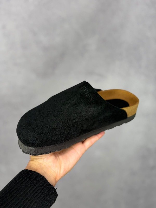 Producto - BIRK CERRADA ATENAS NEGRA GAMUZA - 3