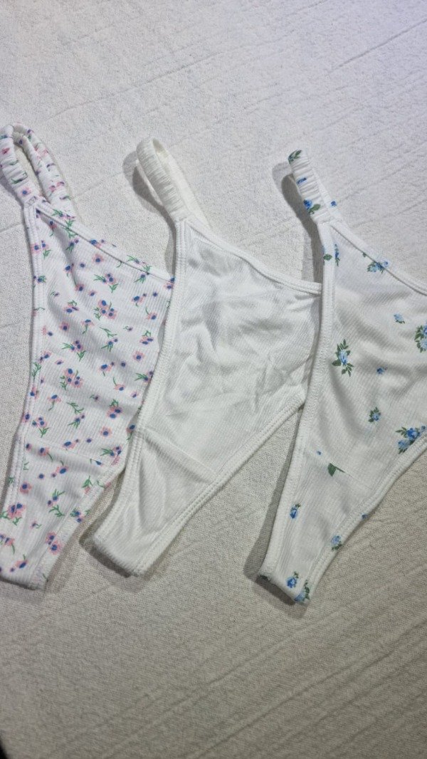 Producto - Pack x3 less floral algodón