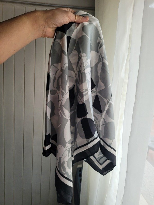Producto - Pañuelo Clara 70x70