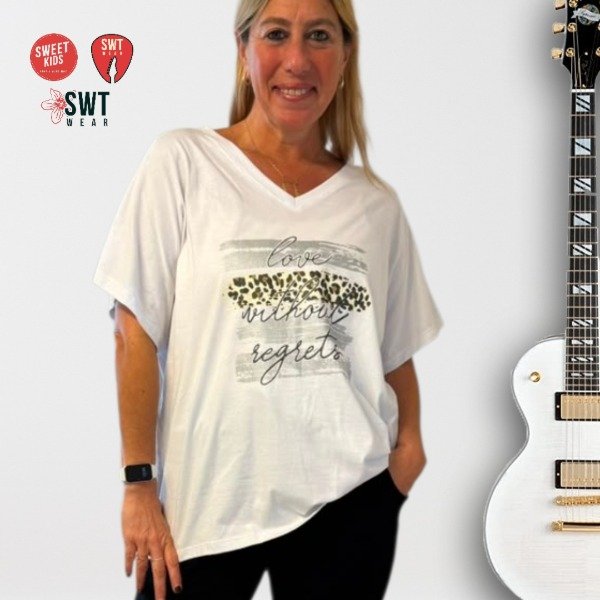 Producto - Remerón LOVE ANIMAL PRINT BRILLOS Escote en V Algodón Oversized ANG - 5