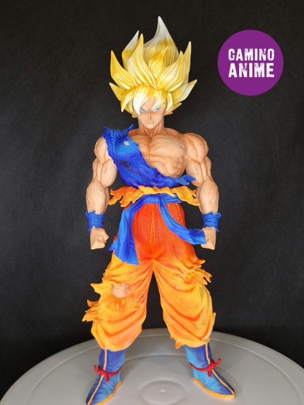 Producto - DRAGON BALL GOKU SSJ 31CM (4681)