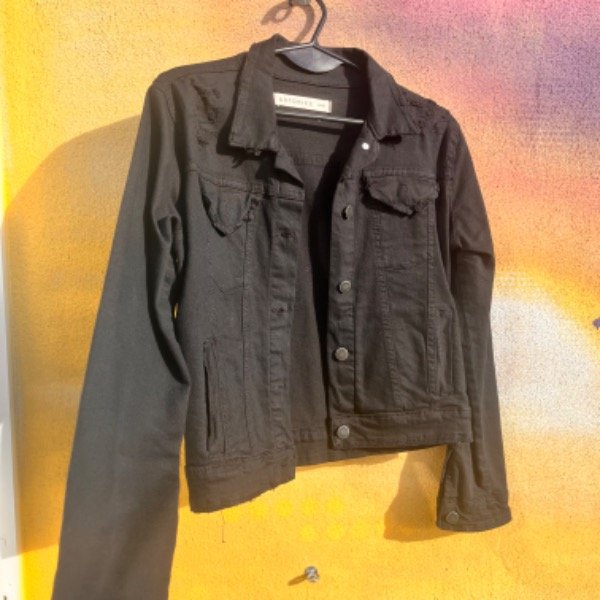 Producto - Campera de jeans negra