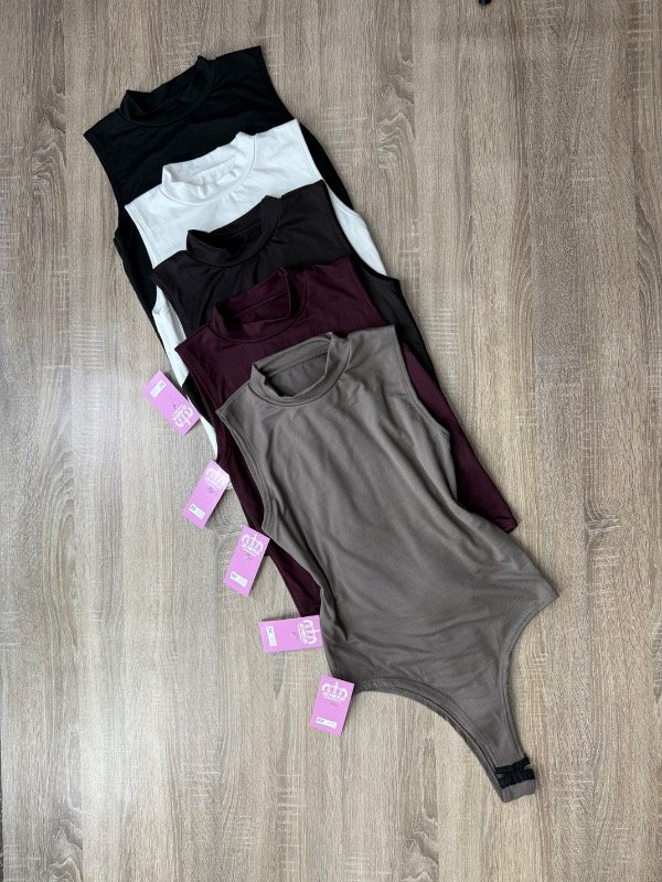 Producto - Body musculosa con cuello alto