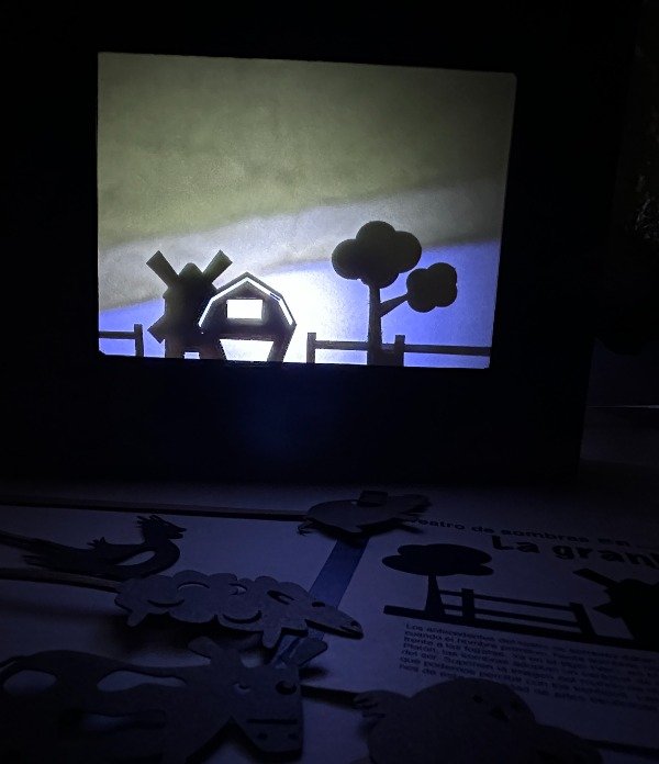 Producto - Teatro de sombras . Granja mini