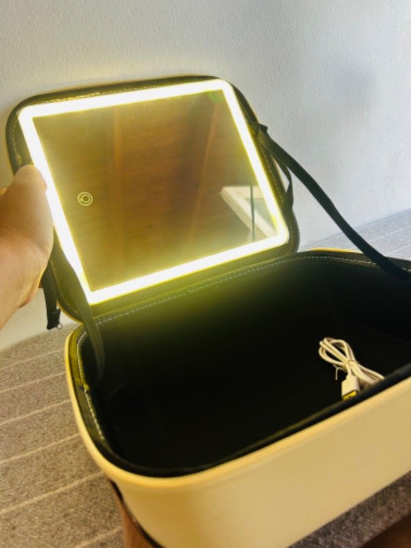 Producto - Neceser valija grande con espejo con luz led - 10