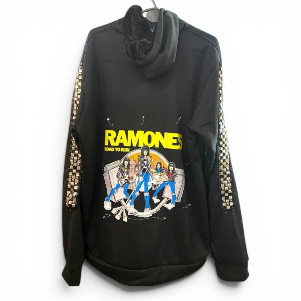 Producto - Campera Peluche Oversize Ramones