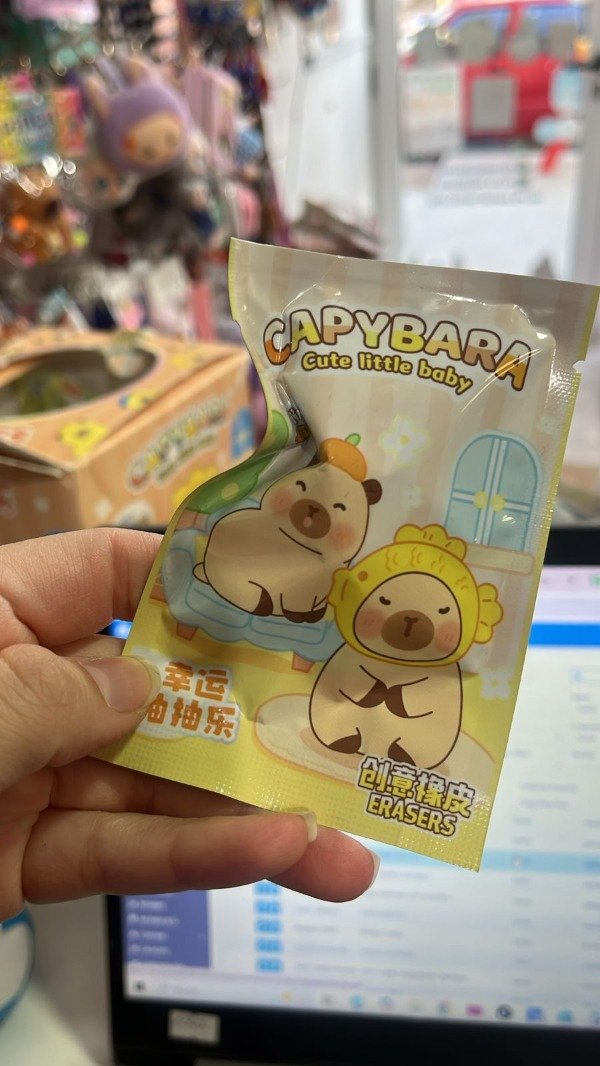 Producto - paquete de goma sorpresa capybara